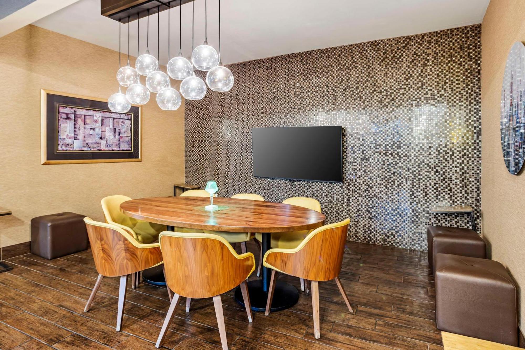 Best Western Plus Newark Airport West Ngoại thất bức ảnh